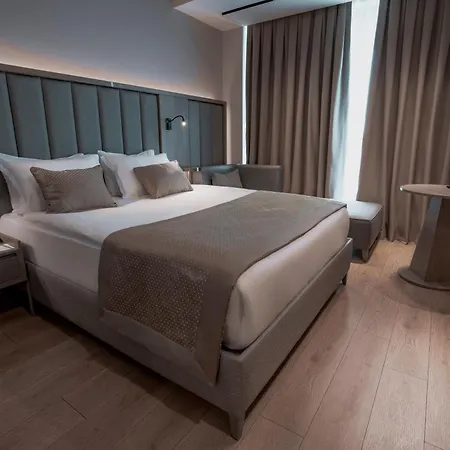 Ξενοδοχείο Renex 5*