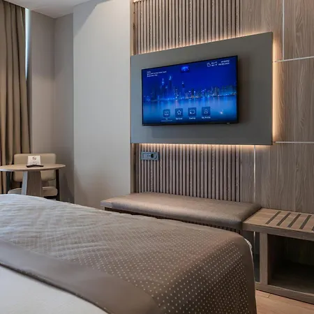 Ξενοδοχείο Renex 5*